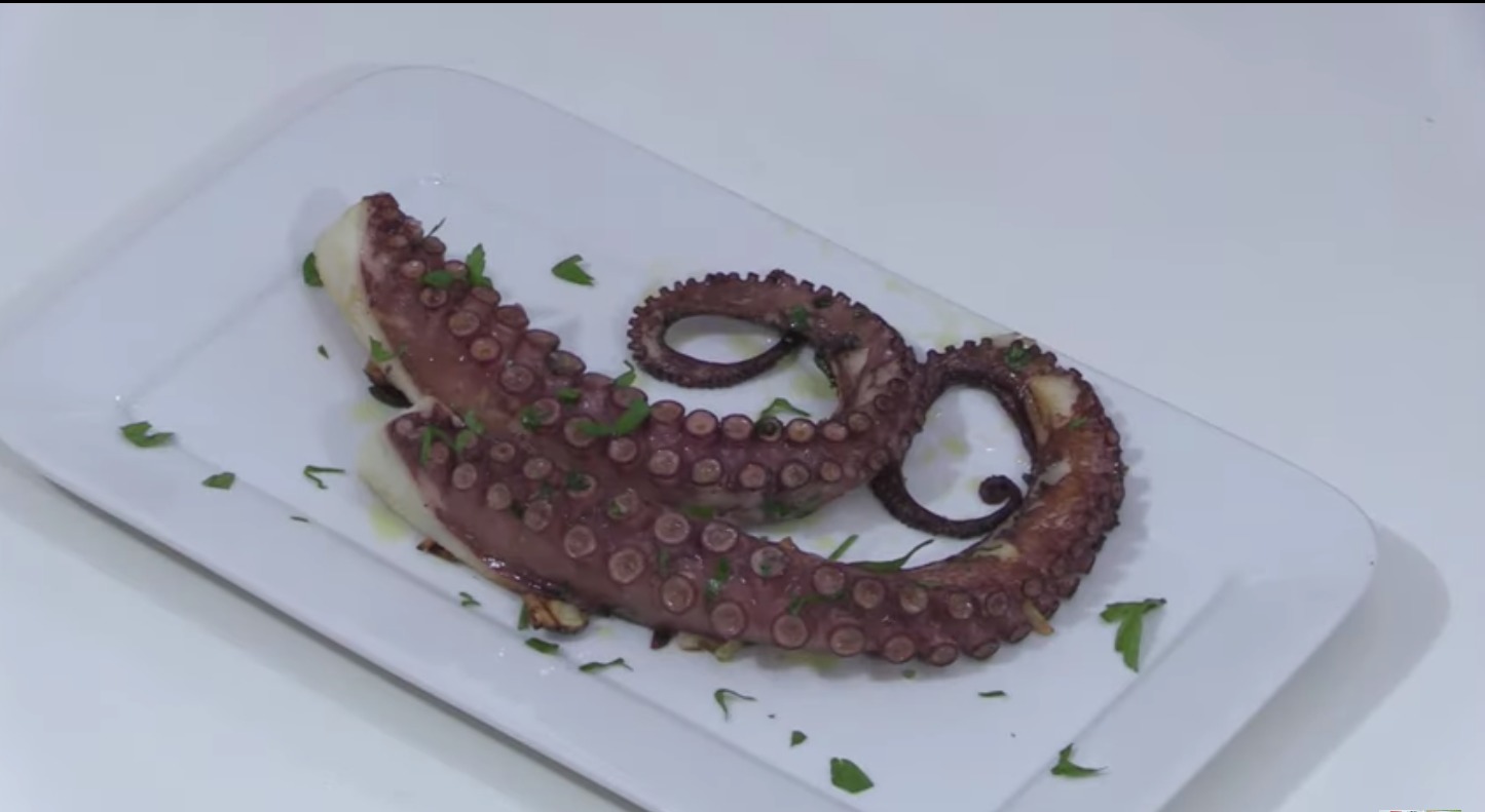 ESPÁRRAGOS BLANCOS ACOMPAÑADO DE PULPO A LA PLANCHA